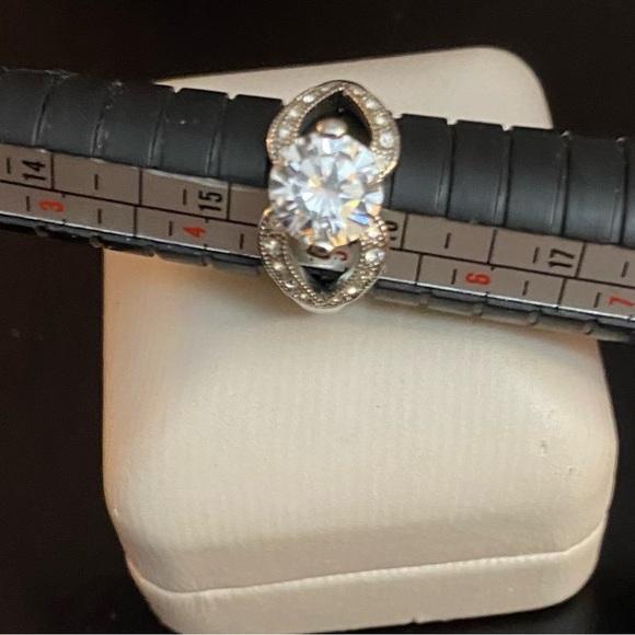 Vintage 925 Sterling Silver Cubic Zirconia ring - Picture 6 of 9